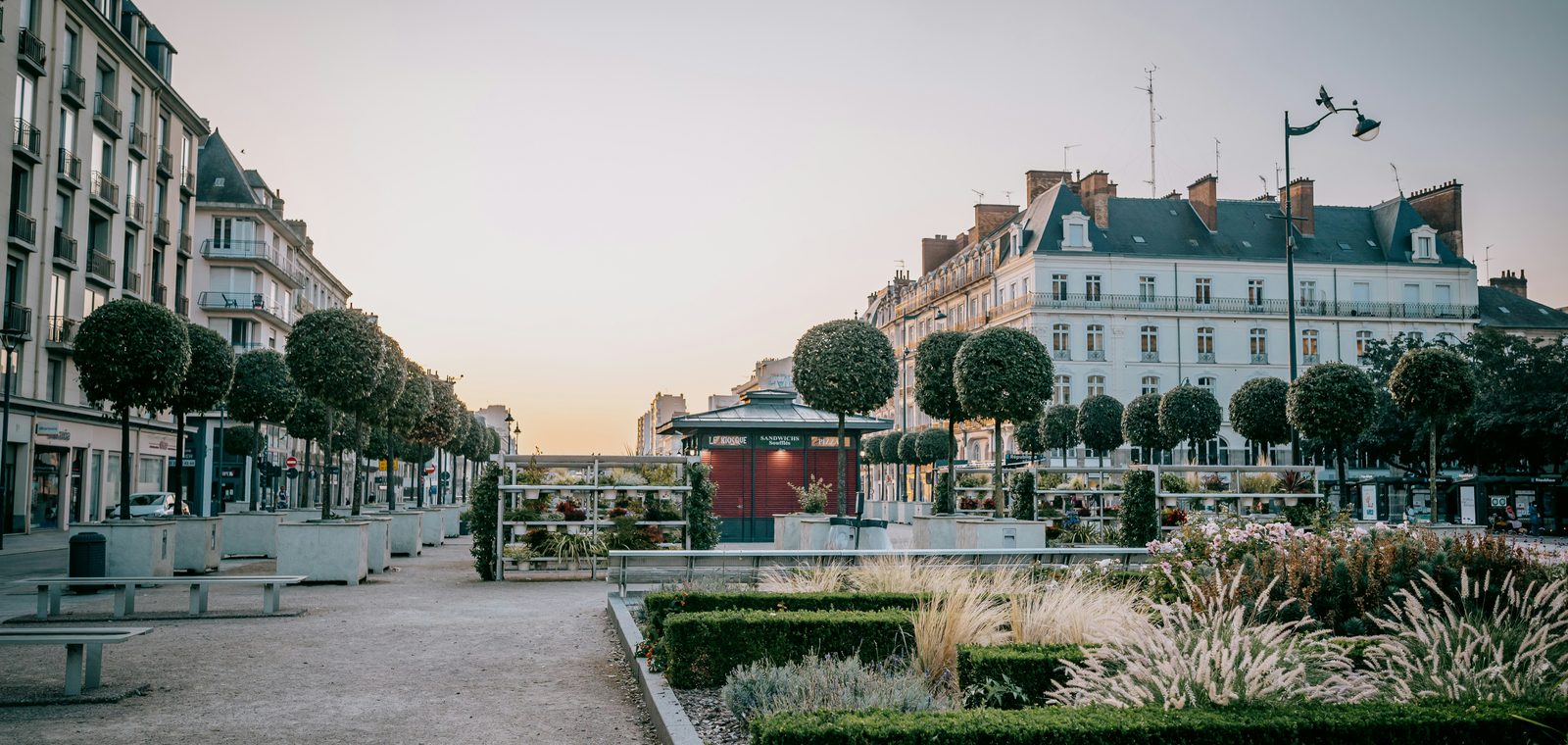 Diagnostics immobiliers à Rennes : place de la République et immeubles du centre-ville