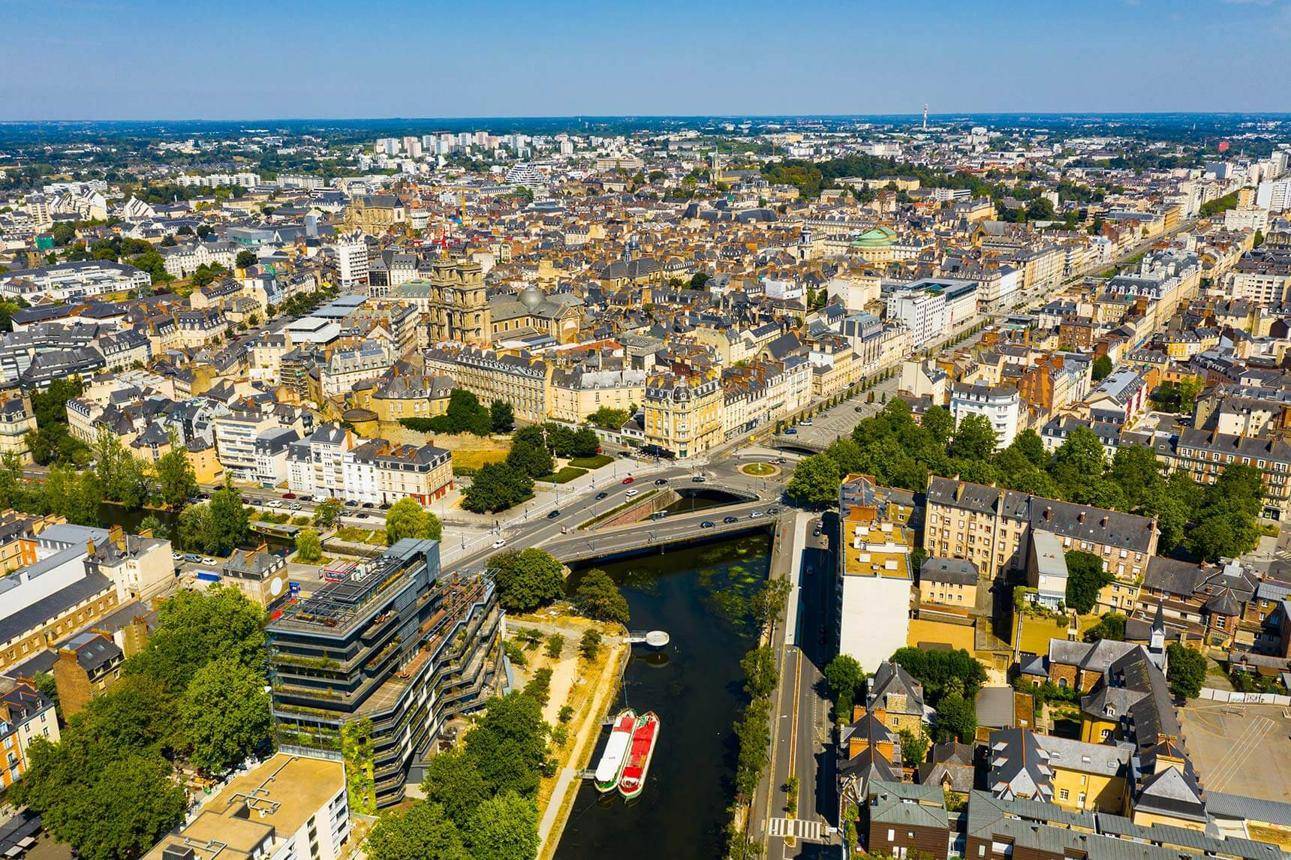 Zone d'intervention du diagnostiqueur : vue aérienne de Rennes et du bassin rennais